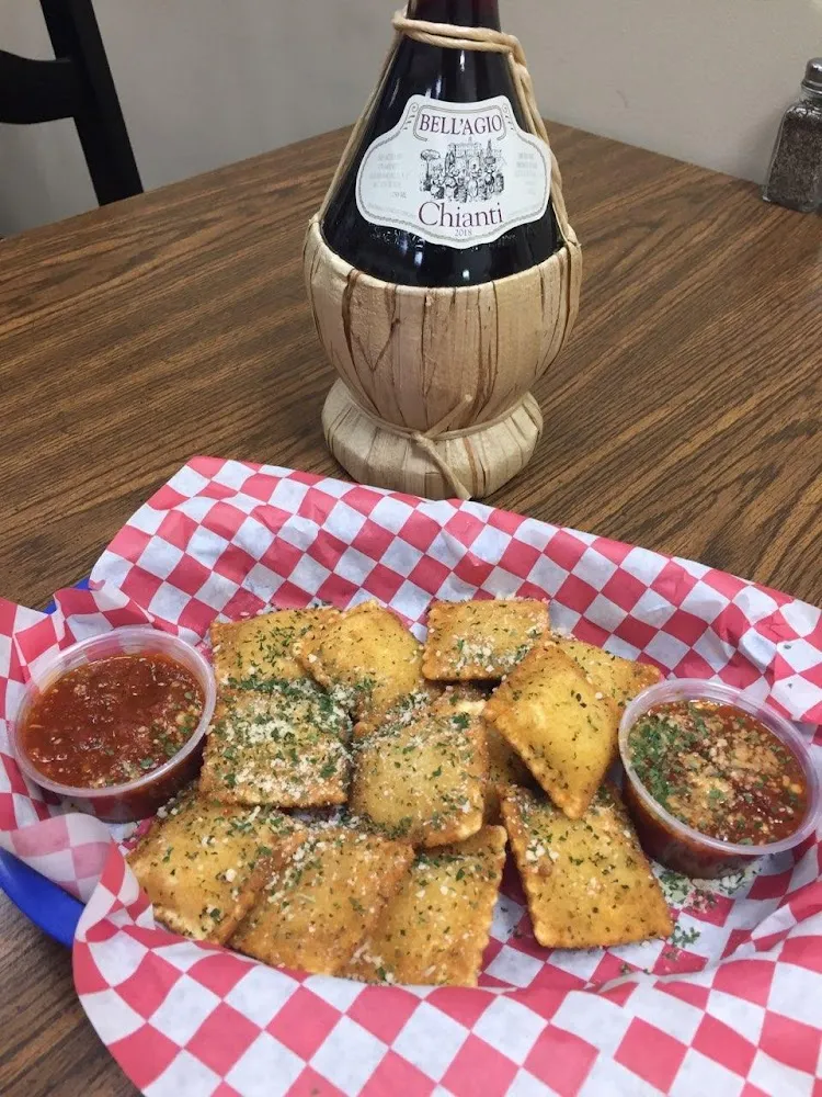 Fried Ravioli w Sauce